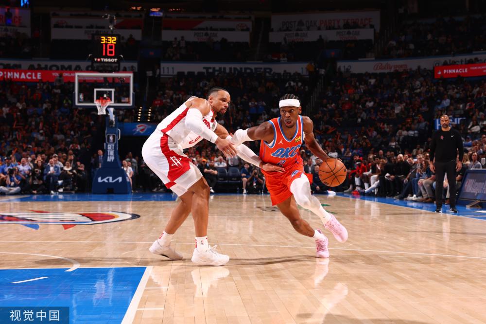 运动员在高 运动员在高